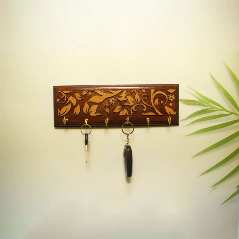 3D wallnut key hanger in wall